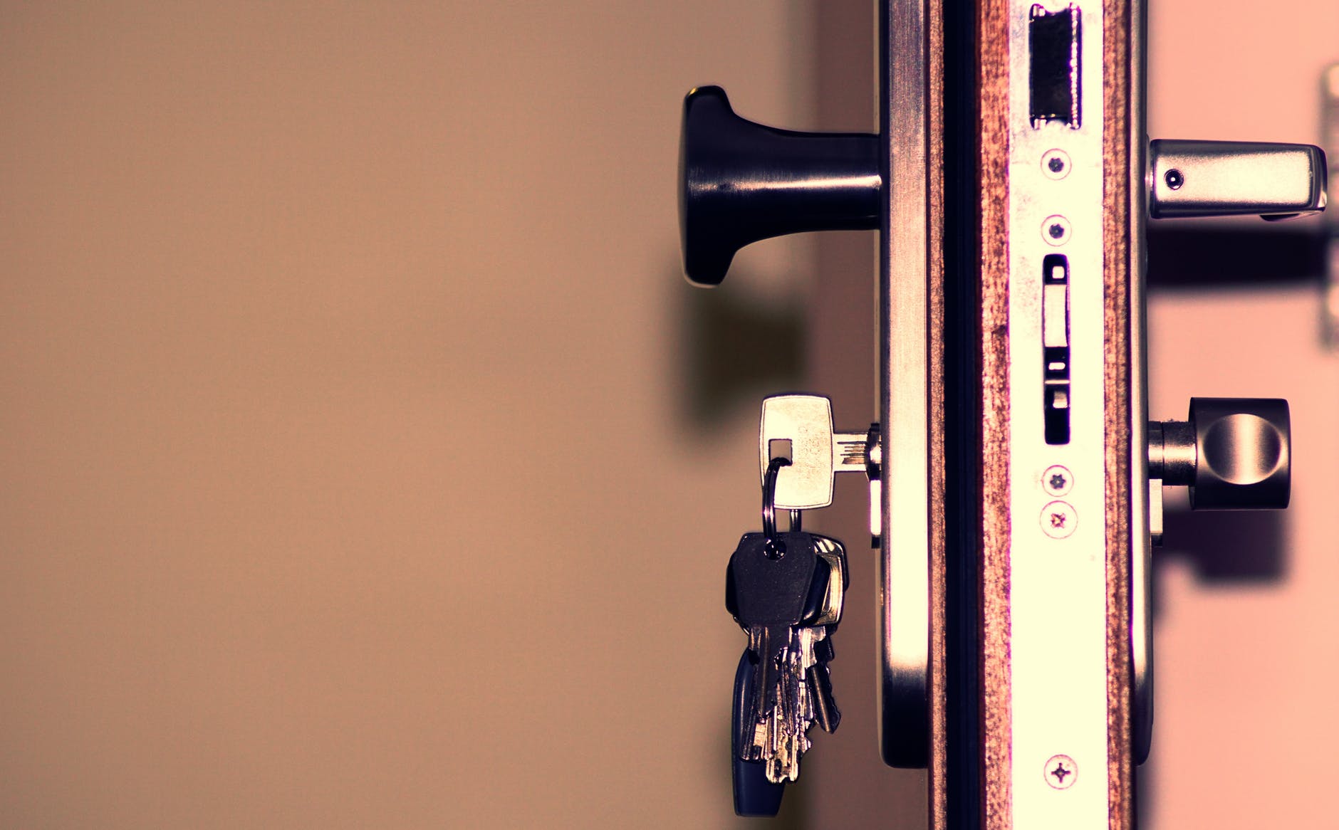Should You Change The Locks Each Time A Tenant Moves Out? Yes!